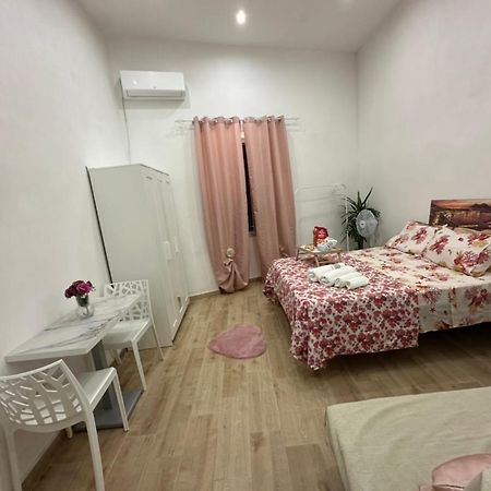 לינה וארוחת בוקר נאפולי Angolo Paradiso מראה חיצוני תמונה