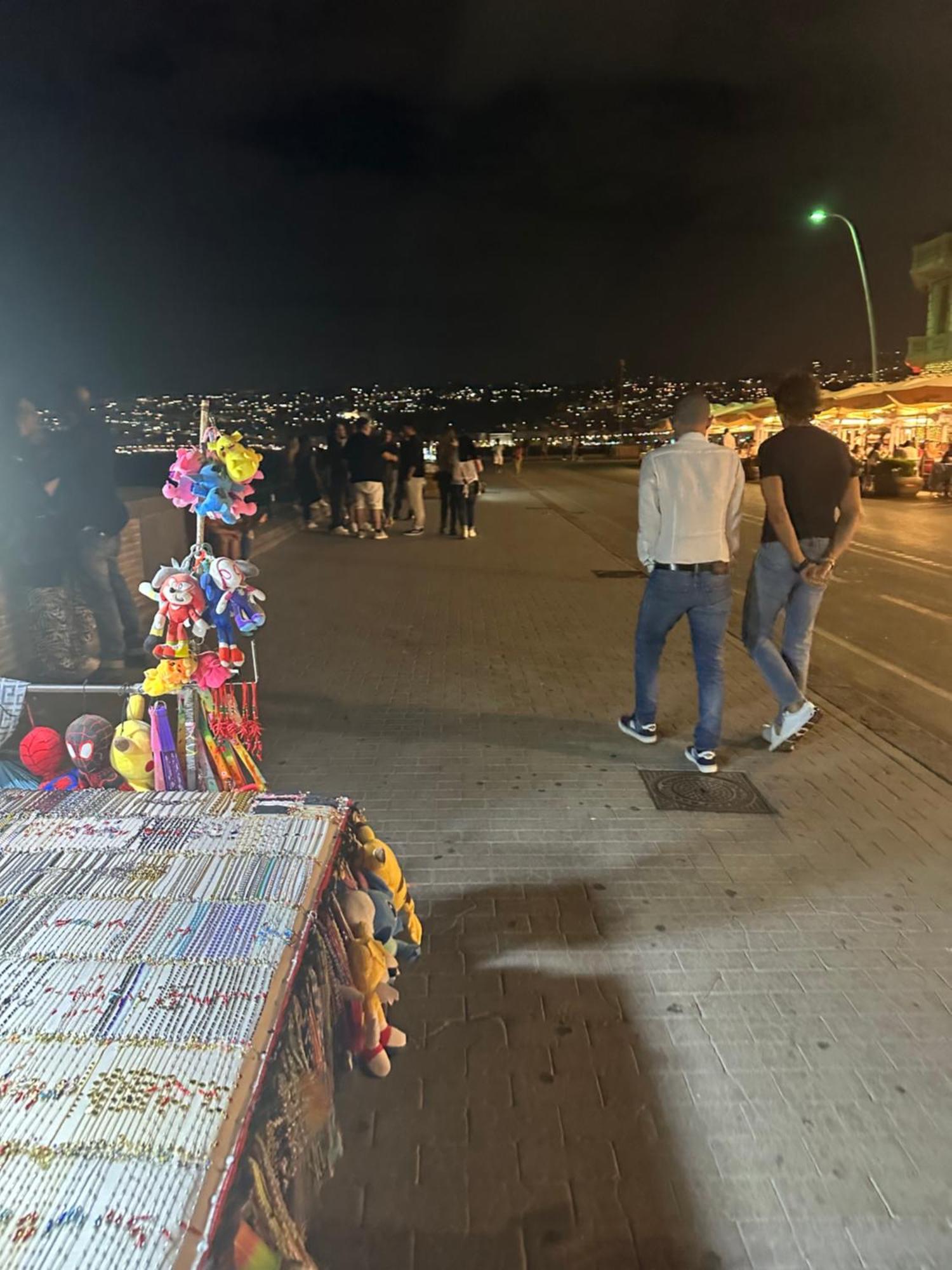 לינה וארוחת בוקר נאפולי Angolo Paradiso מראה חיצוני תמונה