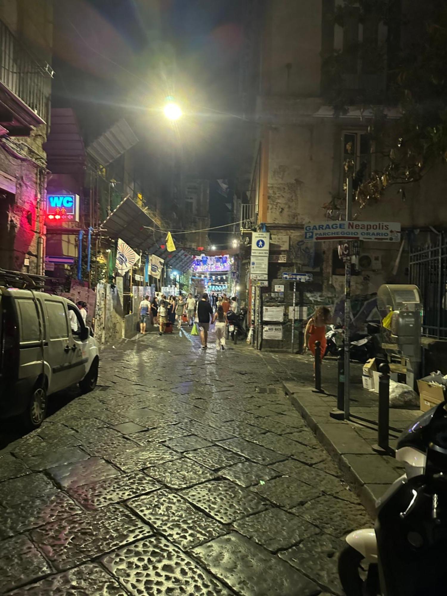 לינה וארוחת בוקר נאפולי Angolo Paradiso מראה חיצוני תמונה